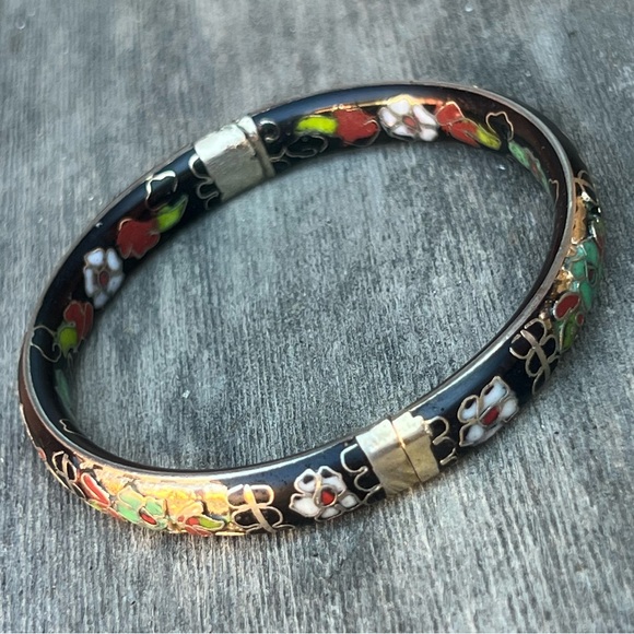 Jewelry - Vintage Cloisonne Black Hinge Floral Bracelet – Size 7 ¼ – Excellent Condition